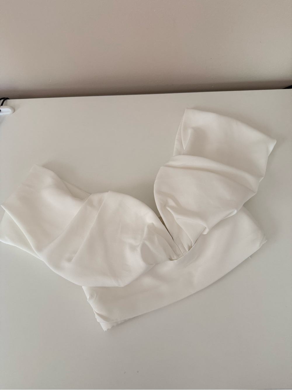 Vestique White Off-Shoulder Crop Top